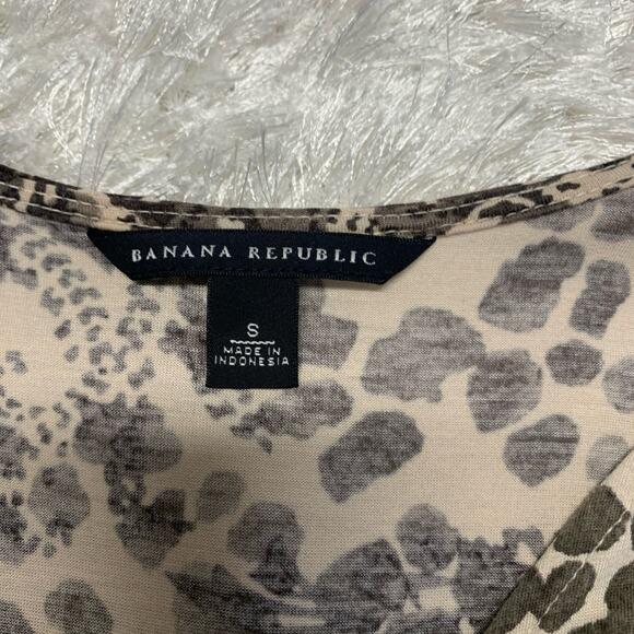 Banana Republic Paisley Print Ruffle T Shirt Sz Small Y2K - Picture 7 of 9